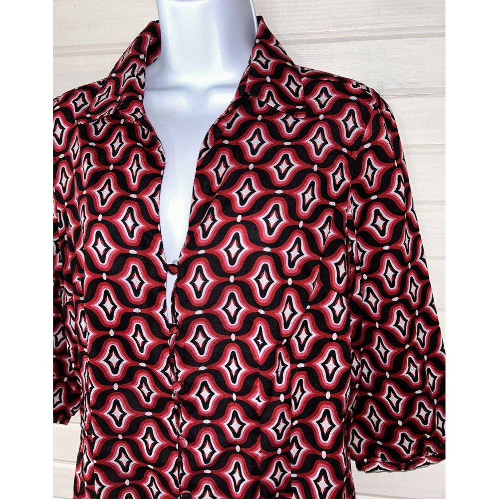 Ann Taylor Red Black White Geometric Button-Down Shirt